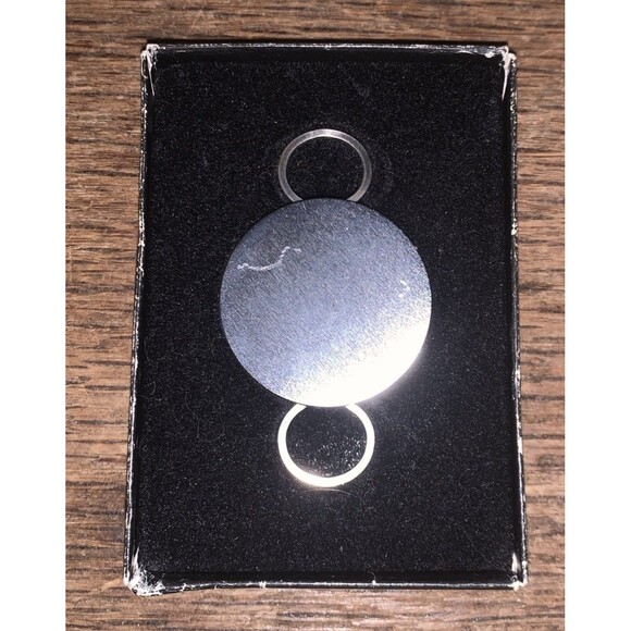 Vintage ZIPPO KEY HOLDER -- Quality Circles  --  Key Holder Keychain NOS - Picture 3 of 7